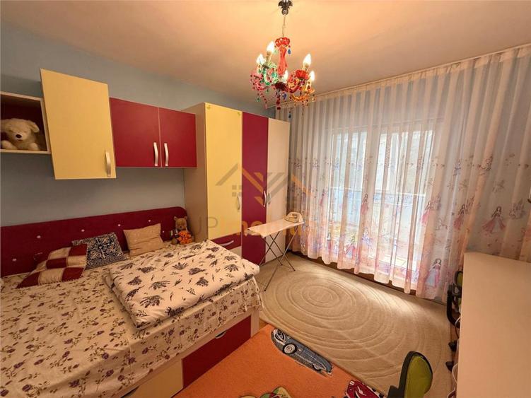 Apartament cu 3 camere decomandat în Lotus