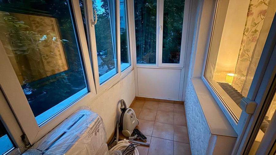 Apartament cu 3 camere decomandat în Aviației