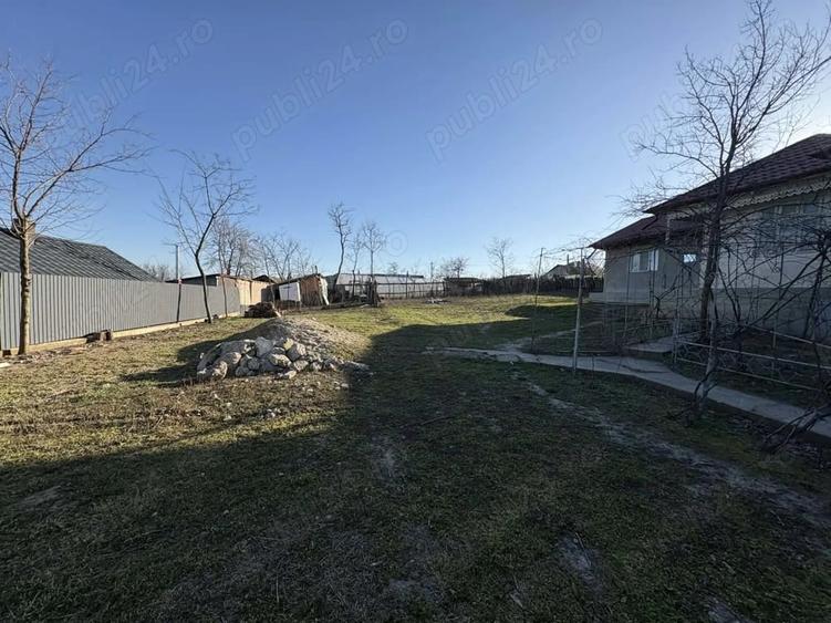 Casă cu 6 camere cu Teren 1200 Mp în Cudalbi
