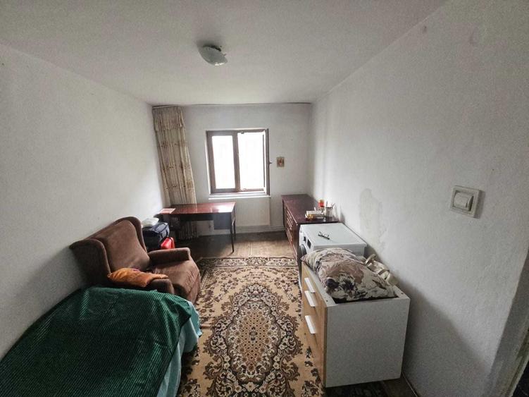 Apartament 3 camere, central, etaj 1, Confort 1 Sporit, Adjud, Vrancea - 2