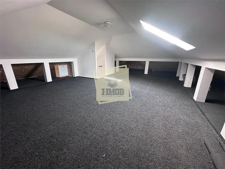 Casă cu 7 camere cu Teren 500 Mp în Central