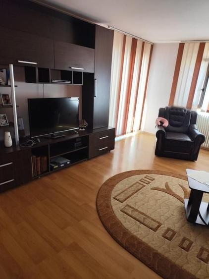 Casă individuală cu 6 camere cu Canalizare în Goruna
