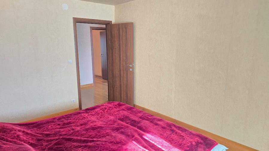 Casă individuală cu 4 camere cu Teren 588 Mp în Crângului