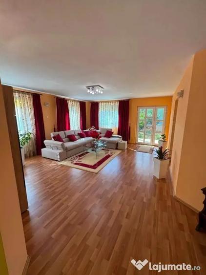 Casă cu 5 camere în Oncea