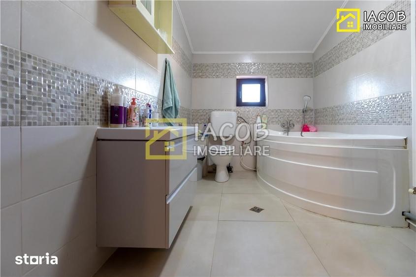 Casă cu 4 camere cu Teren 497 Mp în Aviatori