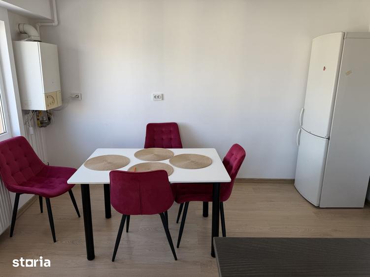 Apartament cu 3 camere în Tractorul