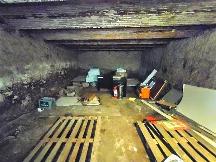 Casă individuală cu 4 camere cu Canalizare în Ciclova Română