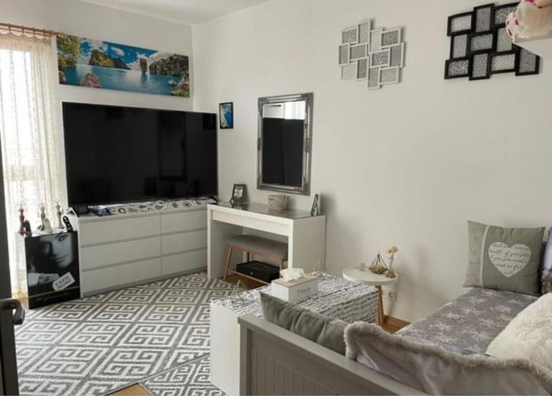 Apartament cu 2 camere decomandat în Exterior Vest