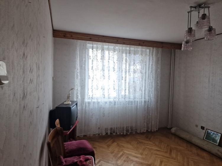 Apartament cu 2 camere decomandat în Precista