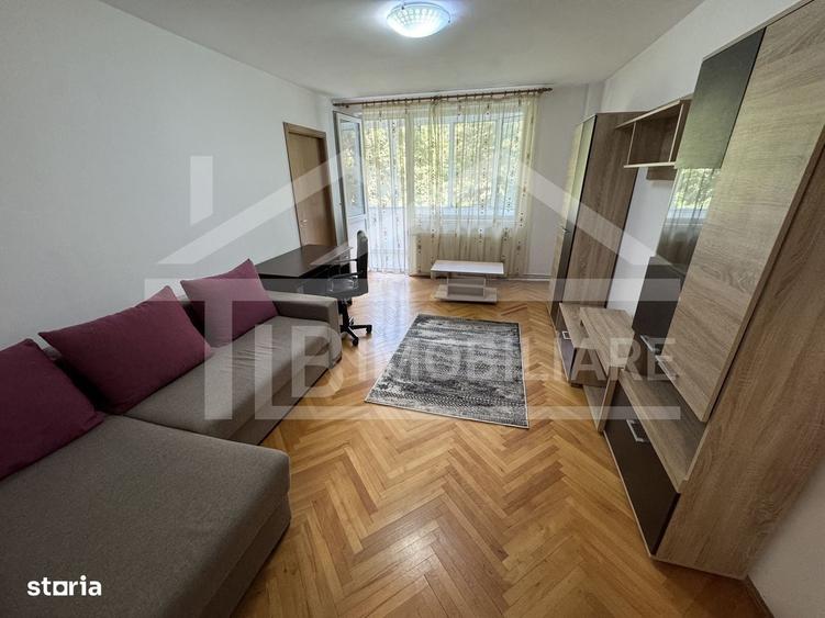 Apartament cu 3 camere decomandat în Cornișa