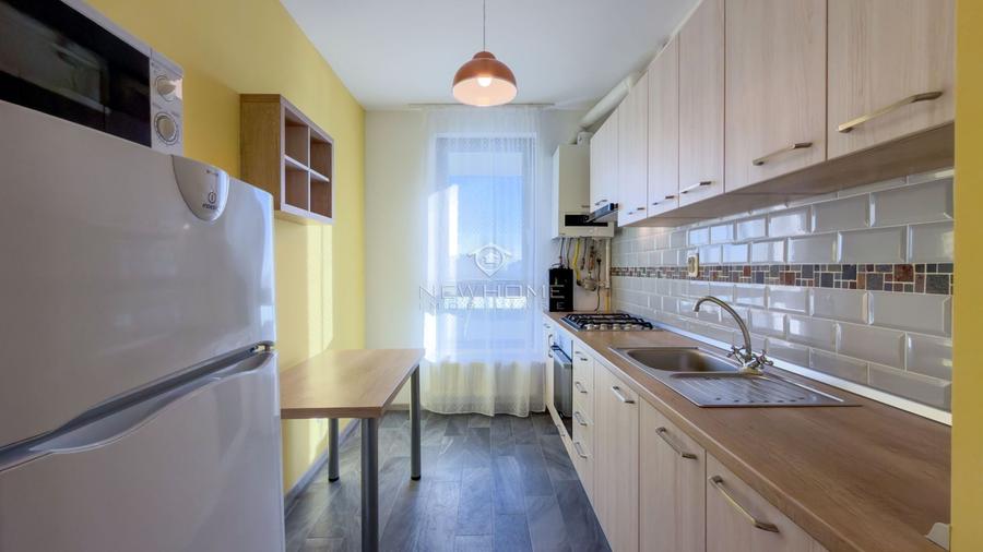 Apartament cu 2 camere semidecomandat, mobilat în Între Lacuri