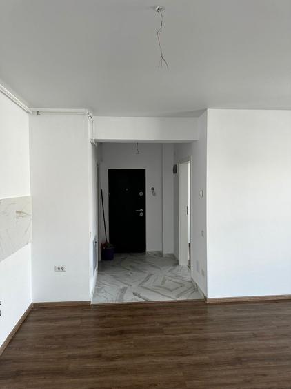 Apartament cu 2 camere semidecomandat în Apărătorii Patriei