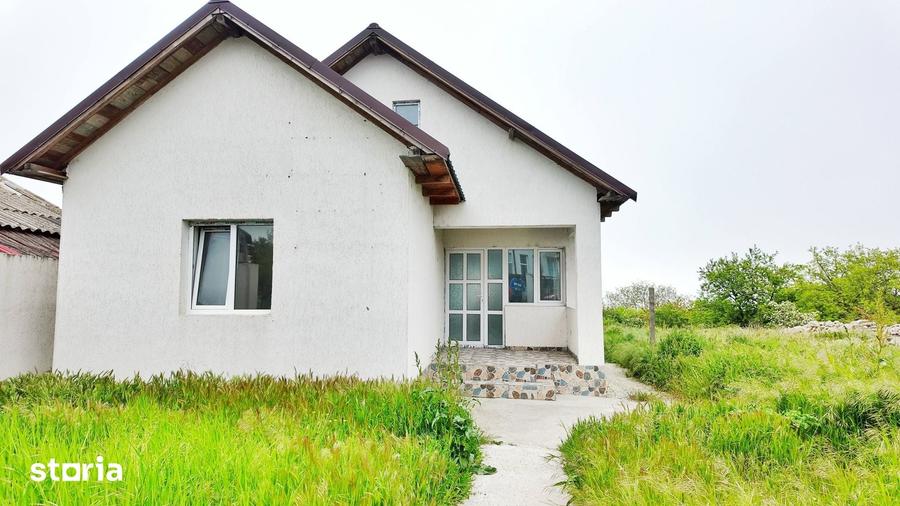 Casă cu 3 camere cu Teren 400 Mp în Central
