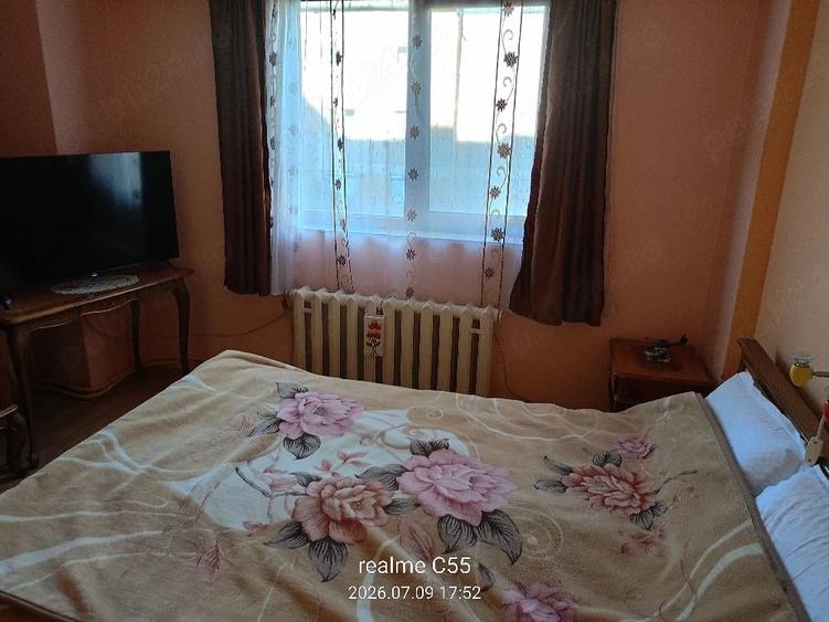 Apartament cu 3 camere decomandat în Careiului