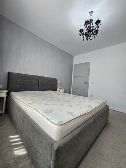 Apartament cu 3 camere decomandat, mobilat în Vasile Aaron