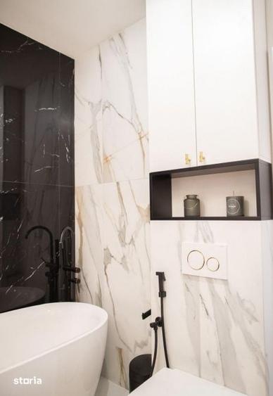 Casă cu 10 camere cu Teren 325 Mp în Ciupercenii Noi