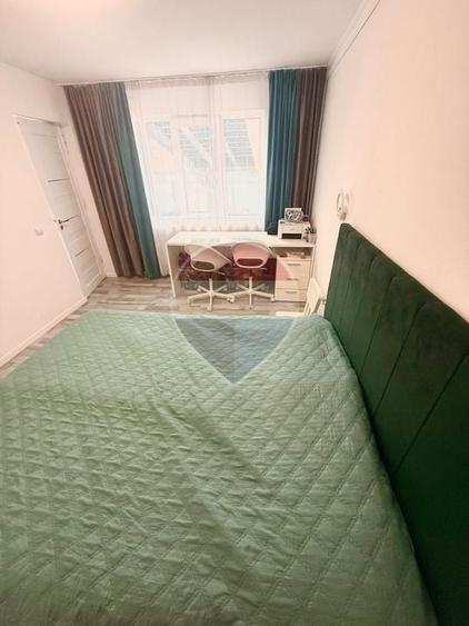 Duplex cu 6 camere cu Teren 229 Mp în Est