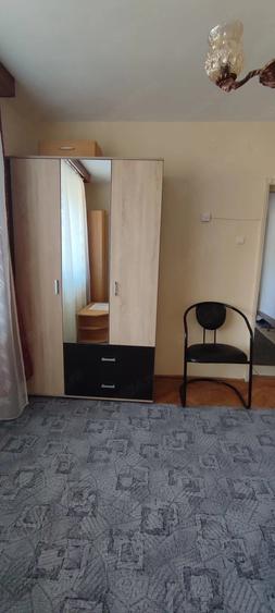 Garsonieră decomandată în Precista
