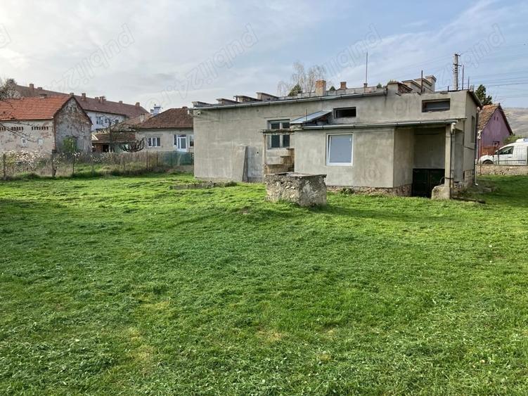 Casă cu 4 camere cu Teren 2054 Mp în Geoagiu