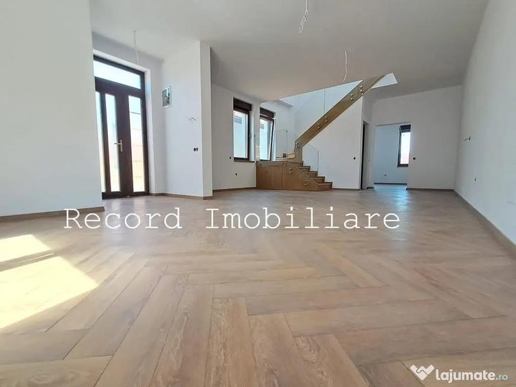 Casă cu 6 camere cu Teren 150 Mp în Gruia