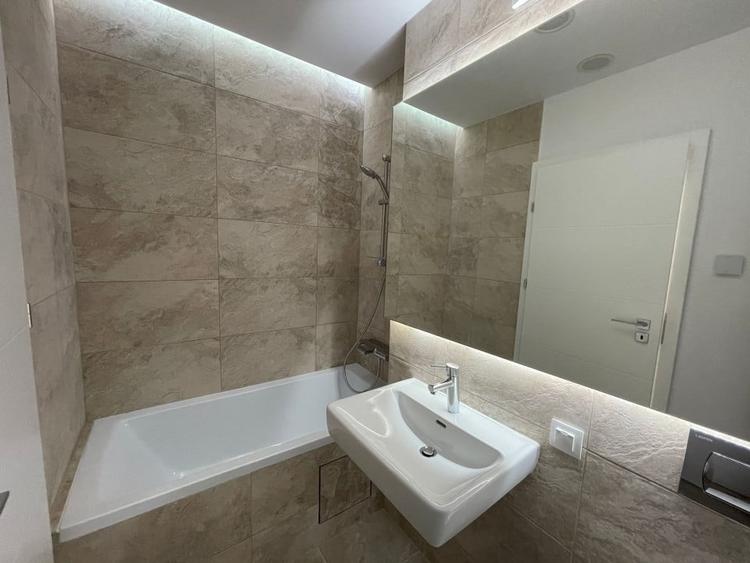 Apartament cu 2 camere semidecomandat, mobilat în P-ta Presei Libere