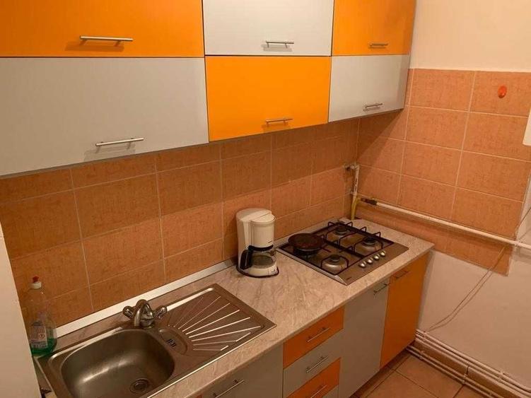 Garsonieră decomandată în Central