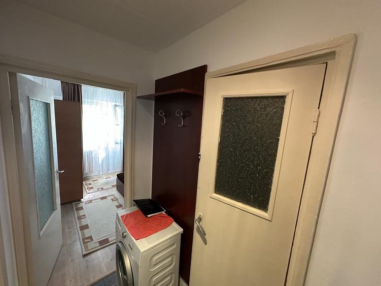 Apartament cu 2 camere semidecomandat, mobilat în Berceni