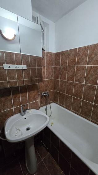 Apartament cu 2 camere decomandat în Ostroveni