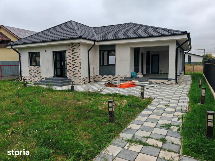 Casă cu 3 camere cu Teren 412 Mp în Hemeiuș