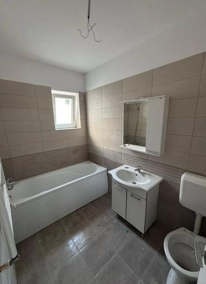 Apartament cu 3 camere decomandat în Brâncoveanu