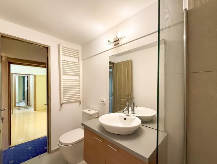 Apartament cu 3 camere decomandat, mobilat în Nerva Traian