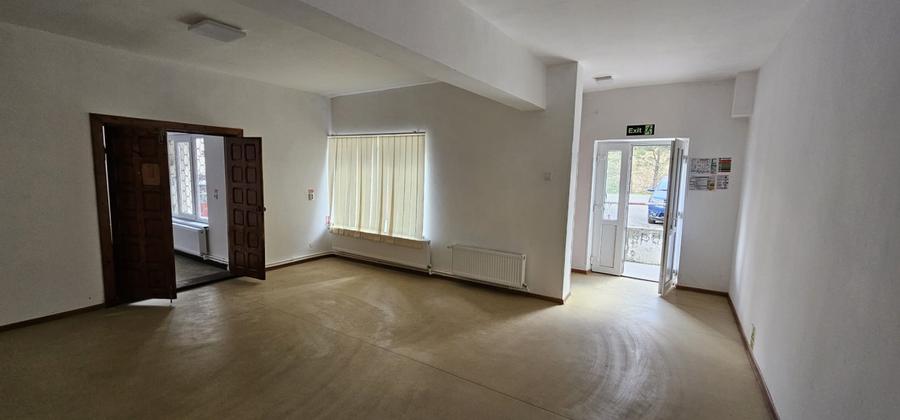 Spațiu comercial, de 102.51999664307 mp, în Zemeș