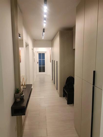 Apartament cu 3 camere decomandat în Metalurgiei