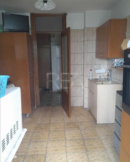 Apartament cu 3 camere decomandat în Drumul Taberei