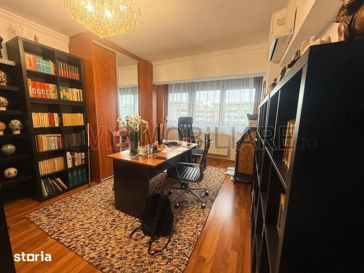 Apartament cu 4 camere decomandat în Titan