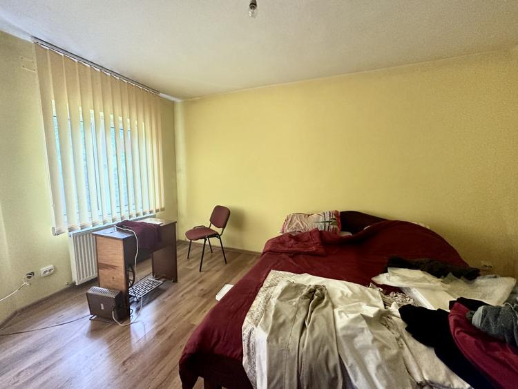 Casă individuală cu 5 camere cu Teren 900 Mp în Florești