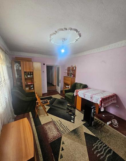 Apartament cu 4 camere decomandat în Central