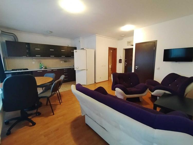 Apartament cu 3 camere semidecomandat în Titan