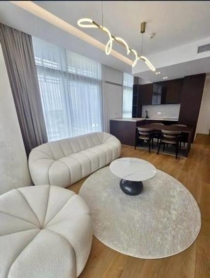Apartament cu 3 camere semidecomandat în Floreasca