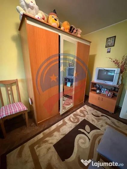 Apartament cu 4 camere semidecomandat în Calea Severinului