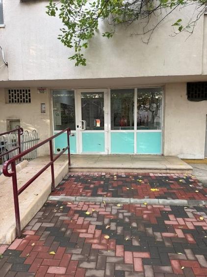 Apartament cu 3 camere decomandat, mobilat în Titan