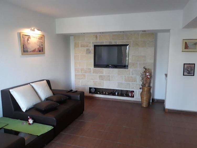 Apartament cu 2 camere decomandat, mobilat în Unirii