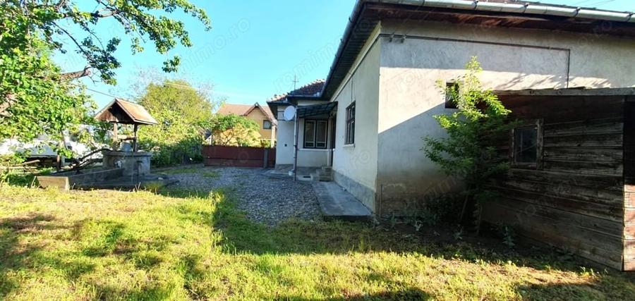 Casă cu 3 camere cu Teren 2568 Mp în Luna