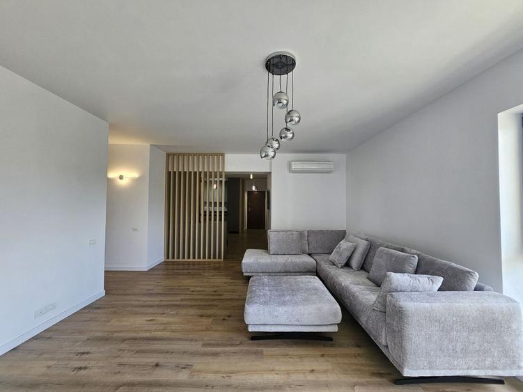 Apartament cu 4 camere decomandat, mobilat în Pipera