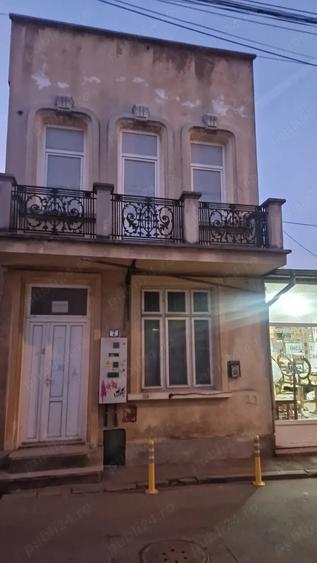 Casă cu Teren 450 Mp în Central