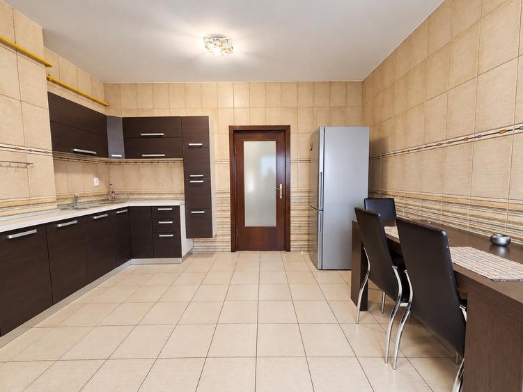 Apartament cu 2 camere decomandat în Faleză