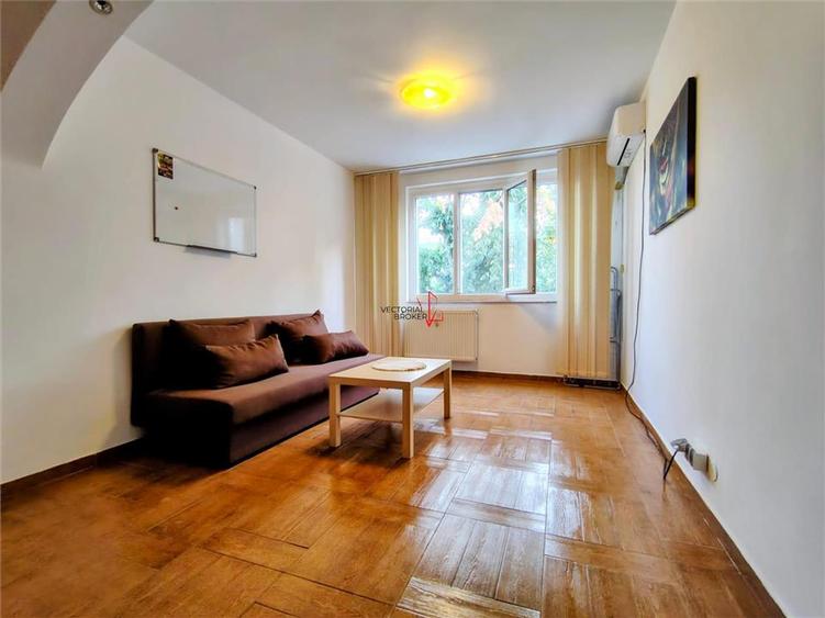 Apartament cu 2 camere semidecomandat în Titan