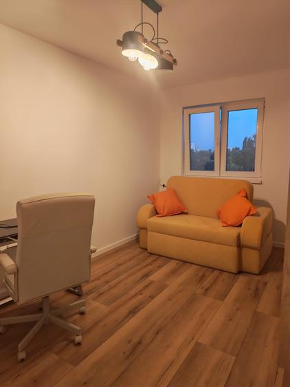 Apartament cu 3 camere semidecomandat în Drumul Taberei