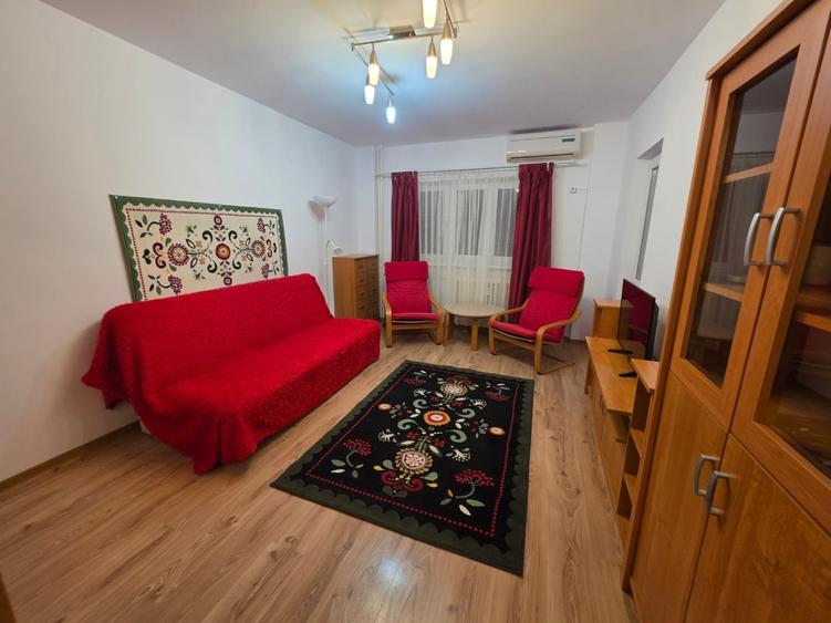 Garsonieră decomandată în Baba Novac