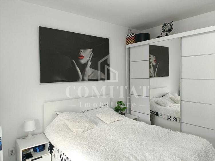 Apartament cu 3 camere semidecomandat, mobilat în Florești
